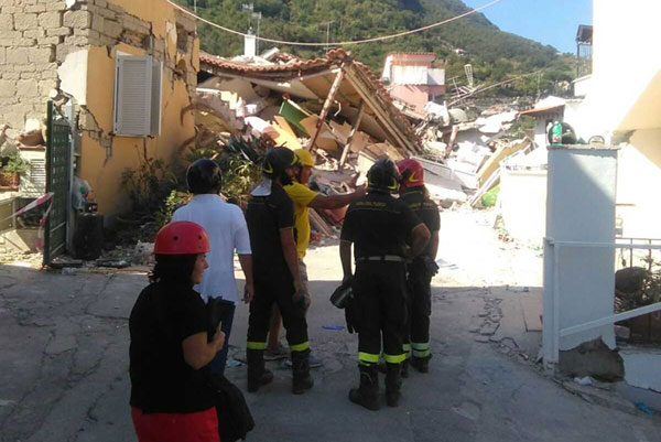Terremoto a Ischia, vigili del fuoco Calabria effettuano verifiche su abitazioni