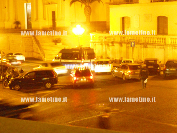 FLASH NEWS: Posto di blocco della municipale. Diversi motorini e automobilisti fermati e controllati