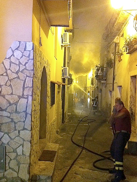vigili_del_fuoco_incendio_via_isonzo