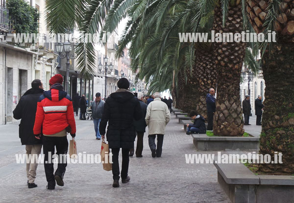 Lamezia: Vigilia di Natale, uno sguardo alle vie del centro