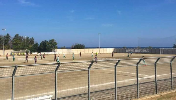 Un gol di Gullo permette alla Vigor Lamezia Calcio di passare in extremis a Roseto. Promosport sconfitta a Cosenza