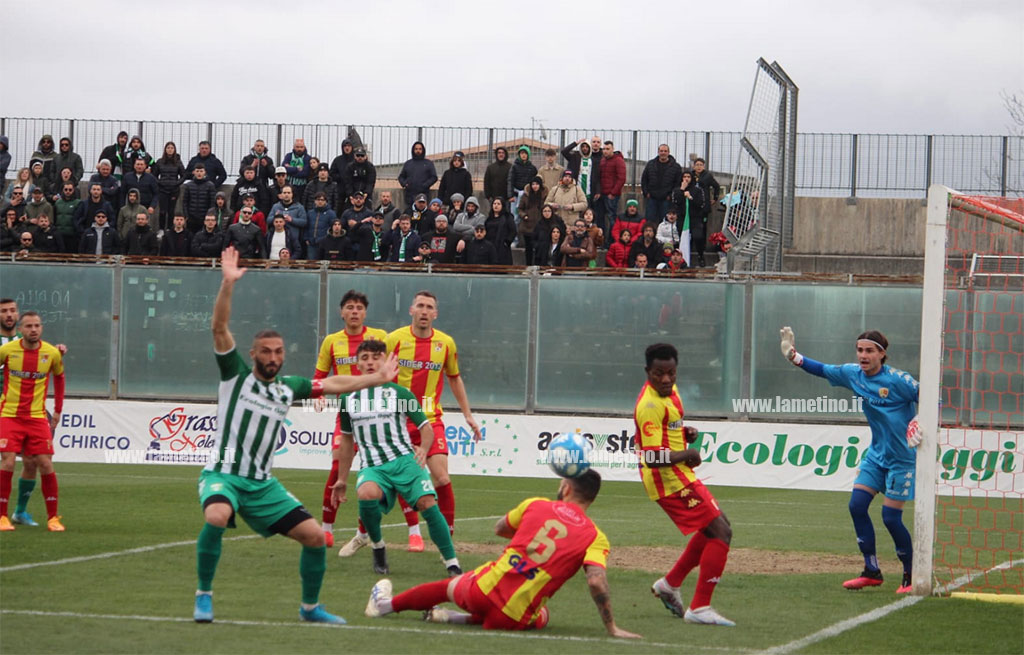 Eccellenza, Vigor Lamezia e Sambiase non si fanno male: 0-0 al “D’Ippolito”