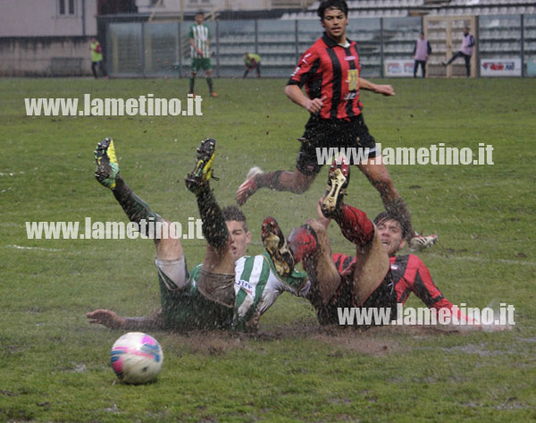 Calcio: Vigor, scialbo pareggio contro il Sorrento