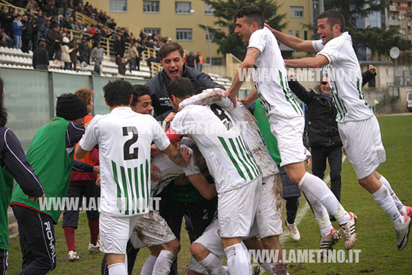 Calcio: Vigor trionfa in casa con l'Aversa