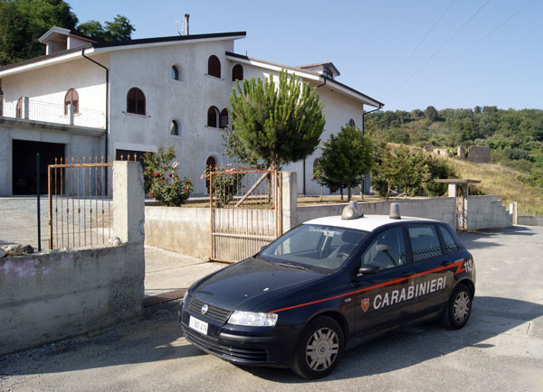 villa-abusiva-sequastr-vibo-lugl2012