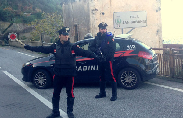 Controlli carabinieri nel reggino, denunce per porto abusivo di armi, truffa online e sostituzione di persona