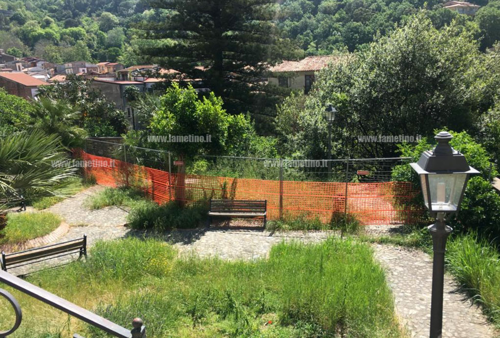 Lamezia, villetta di via Torre ancora senza muro di cinta: l'appello dei residenti