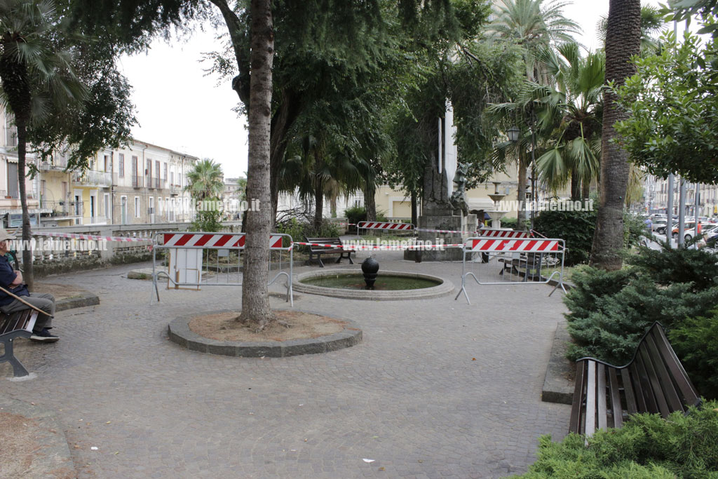 Lamezia, dopo maltempo chiusa parte villetta comunale su corso Numistrano