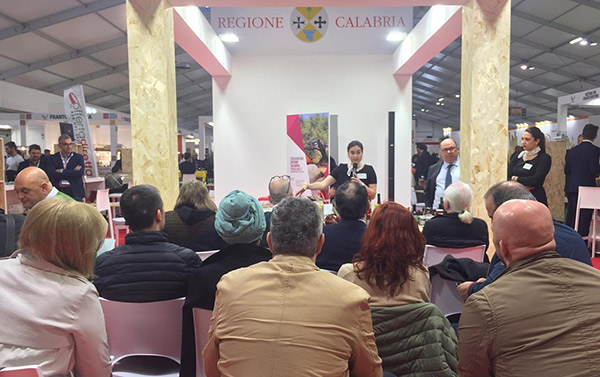 Terza giornata a Vinitaly, protagonisti i vini e la gastronomia calabresi