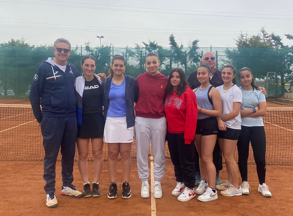 viola-tennisunder-16-femm_f4fd1.jpg