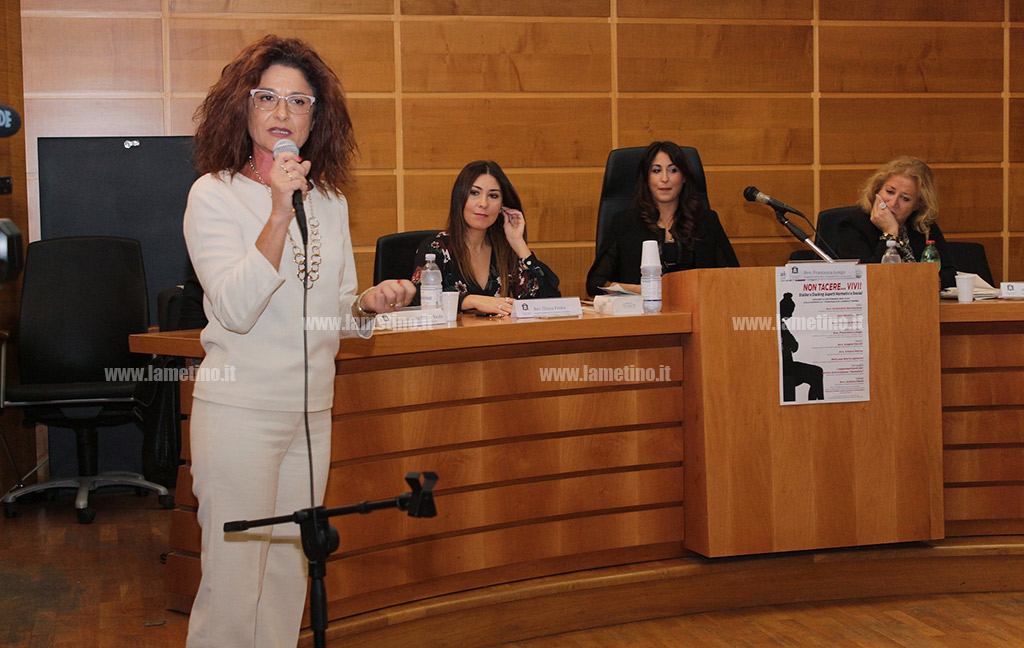 violenza-donne-tribunale-221118.jpg