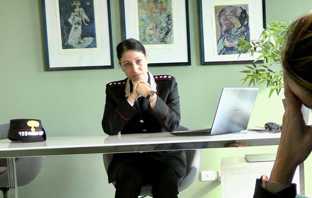 Aggredisce in casa l'ex compagna davanti al figlio minore, arrestato dai carabinieri a Sellia Marina 