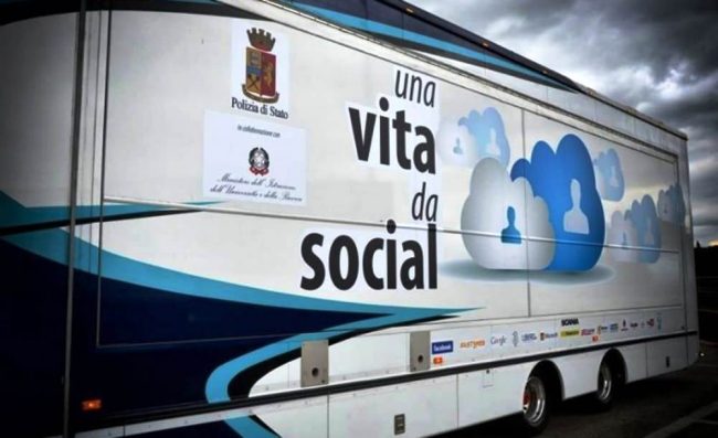 "Una Vita da Social" 2019, il progetto della Polizia fa tappa a Catanzaro