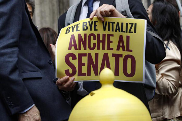 Vitalizi, anche il Senato approva la delibera sui tagli