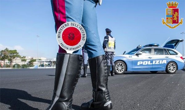 Tenta suicidio a causa di difficoltà economiche, salvato da agenti di Polizia a Catanzaro