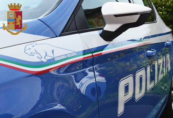 Furto di autoradio a Catanzaro, Polizia individua il responsabile: restituita la refurtiva
