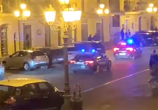 Lamezia, violenta lite tra ragazzi su corso Numistrano: indagano i carabinieri