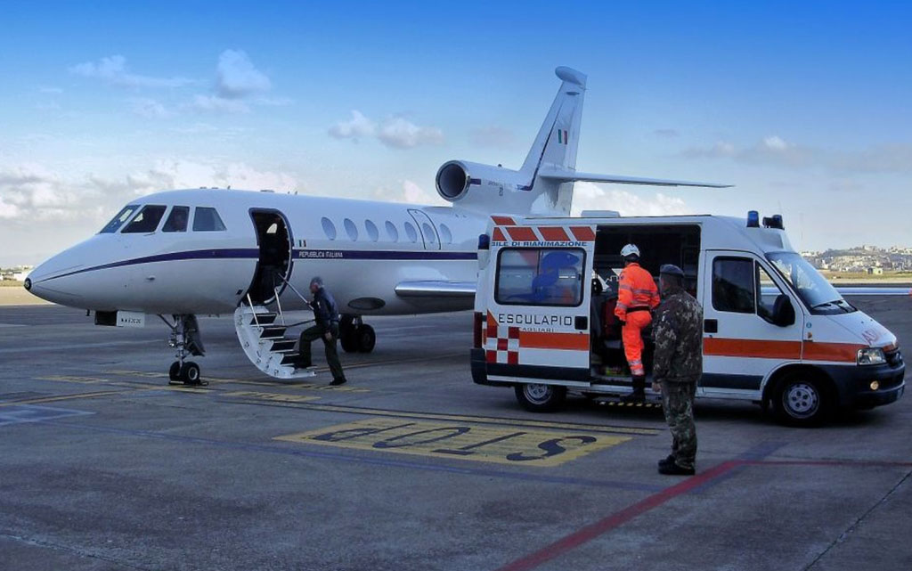 Donna data alle fiamme da ex marito a Reggio, trasferita da aeroporto di Lamezia a policlinico di Bari