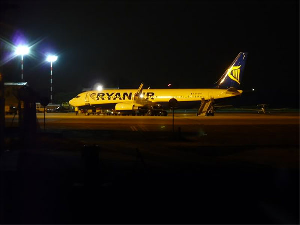 Lamezia: aereo Ryanair non riesce ad atterrare per maltempo, paura a bordo