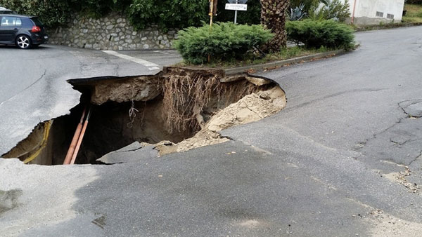 Maltempo, Censore (Pd): "Governo intervenga voragine strada Tropea" 