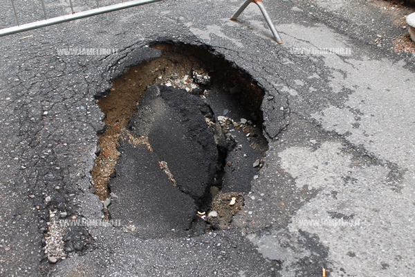 Lamezia: Voragine in via Mario Paola