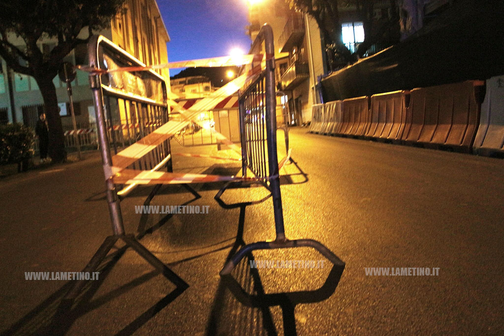 Lamezia: cede asfalto nei pressi piazza della Repubblica, strada interrotta