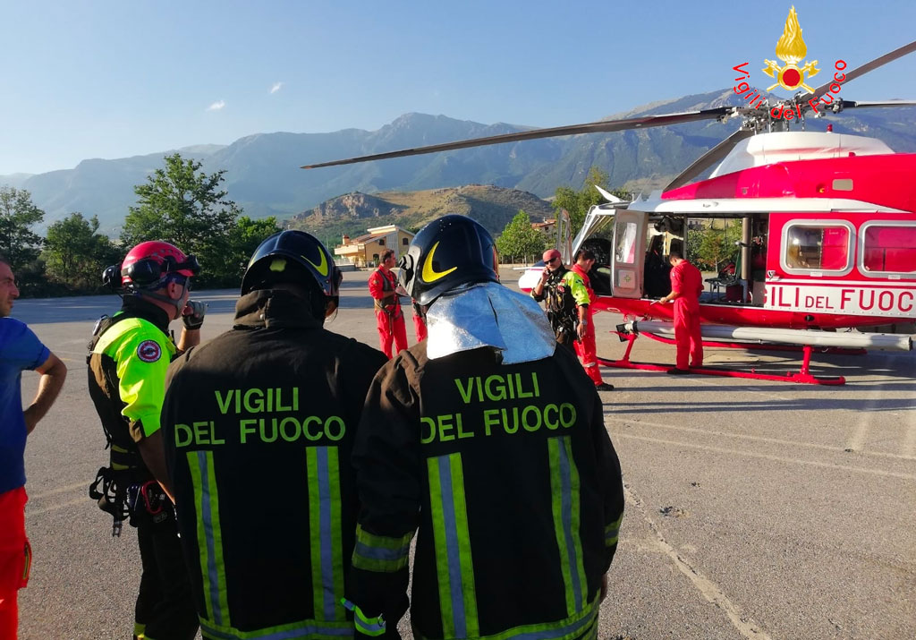 Escursionista cade in burrone durante gita in montagna a Civita, recuperata con elicottero vigili del fuoco  