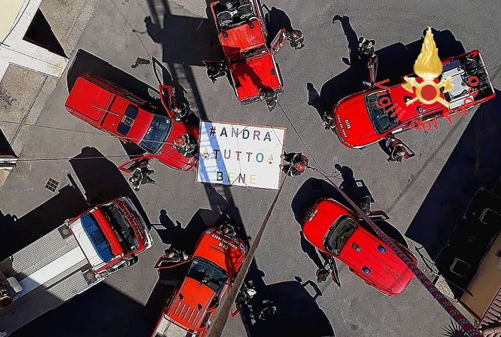 Festa del papà, l'omaggio dei vigili del fuoco calabresi - Video