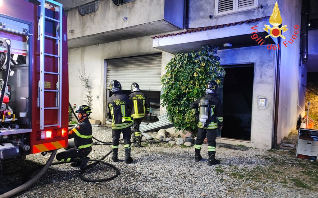 Fiamme in appartamento a San Floro, in salvo coppia di anziani