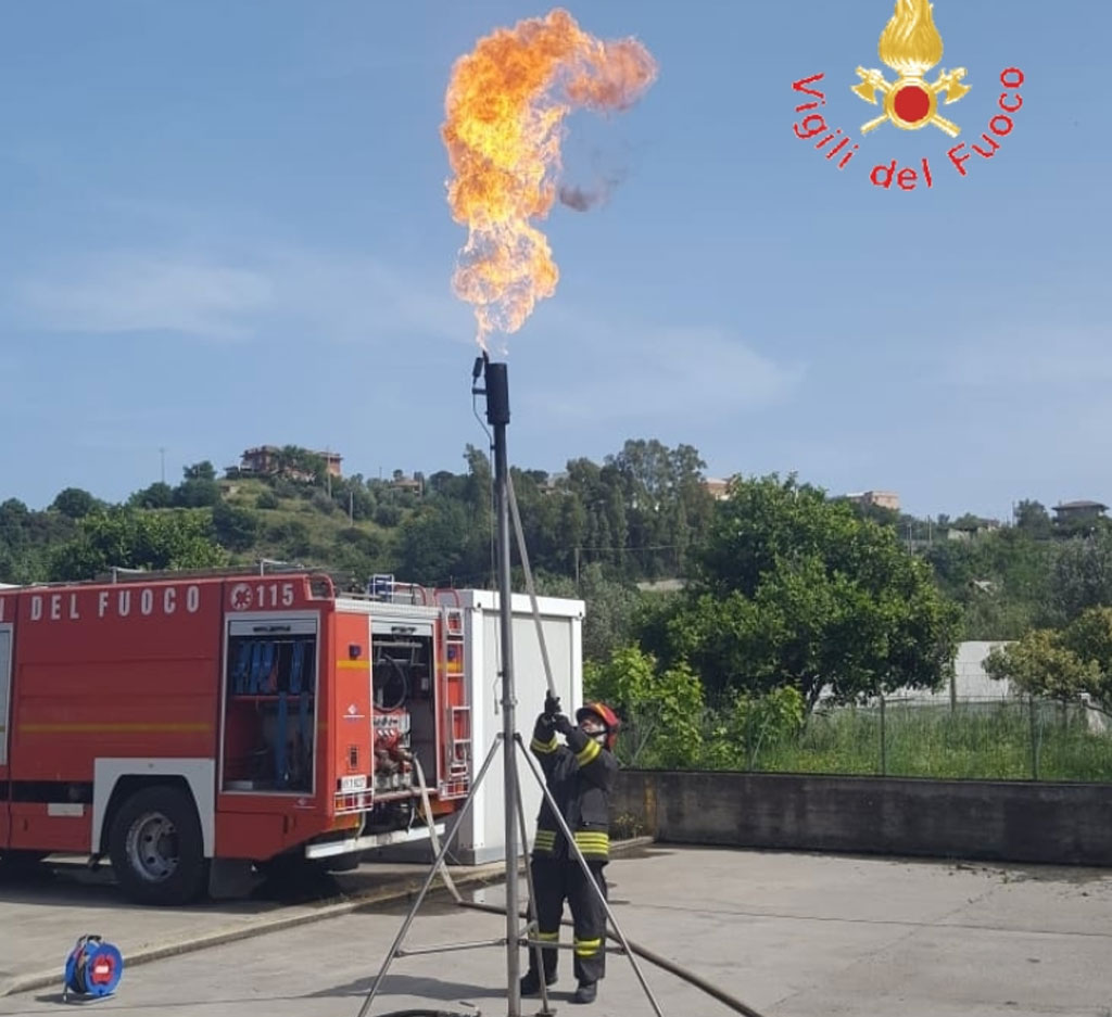 Esplosioni, giornata di addestramento per i vigili del fuoco a Soverato