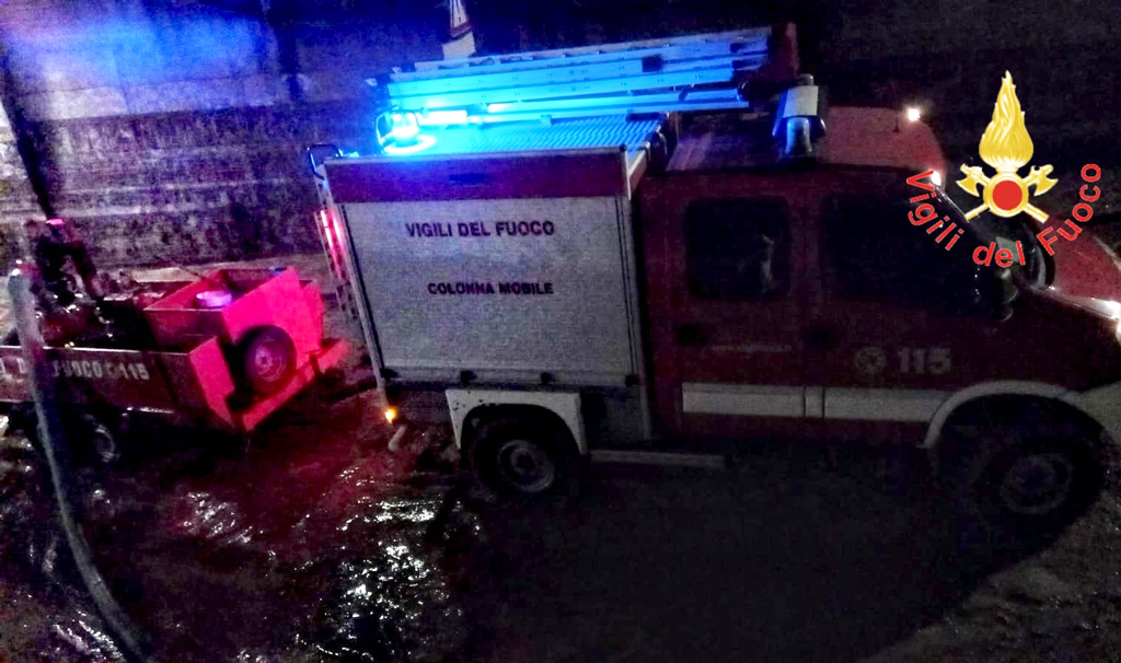 Nubifragio nella Calabria Ionica, oltre 50 interventi per allagamenti e automobilisti in difficoltà - VIDEO