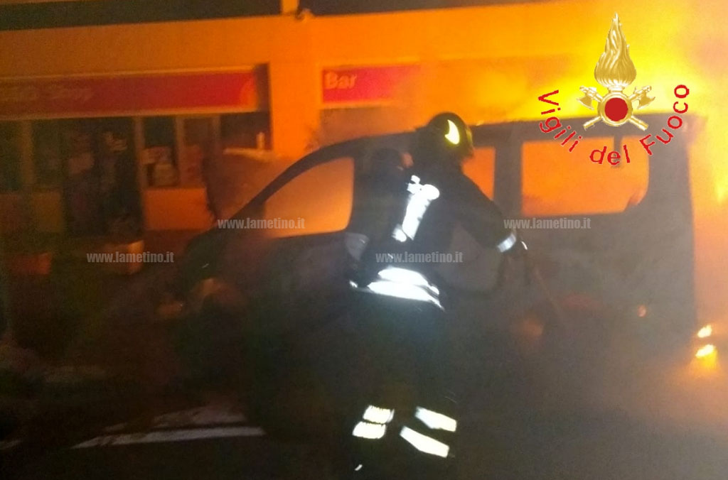 vvf-incendio-auto-21219.jpg