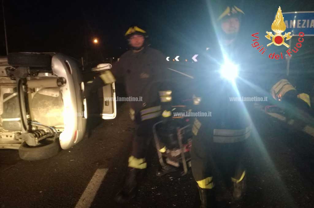 Lamezia, auto contro guardrail sulla SS 280: un ferito