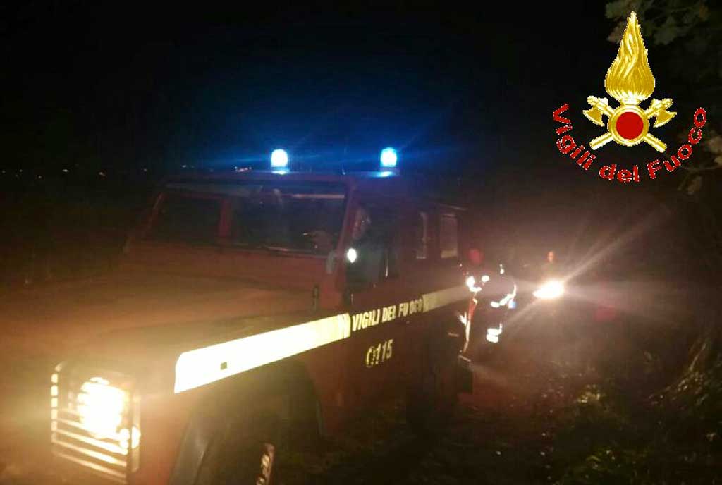 Automobilisti "traditi" da navigatore soccorsi da vigili del fuoco a Vibo