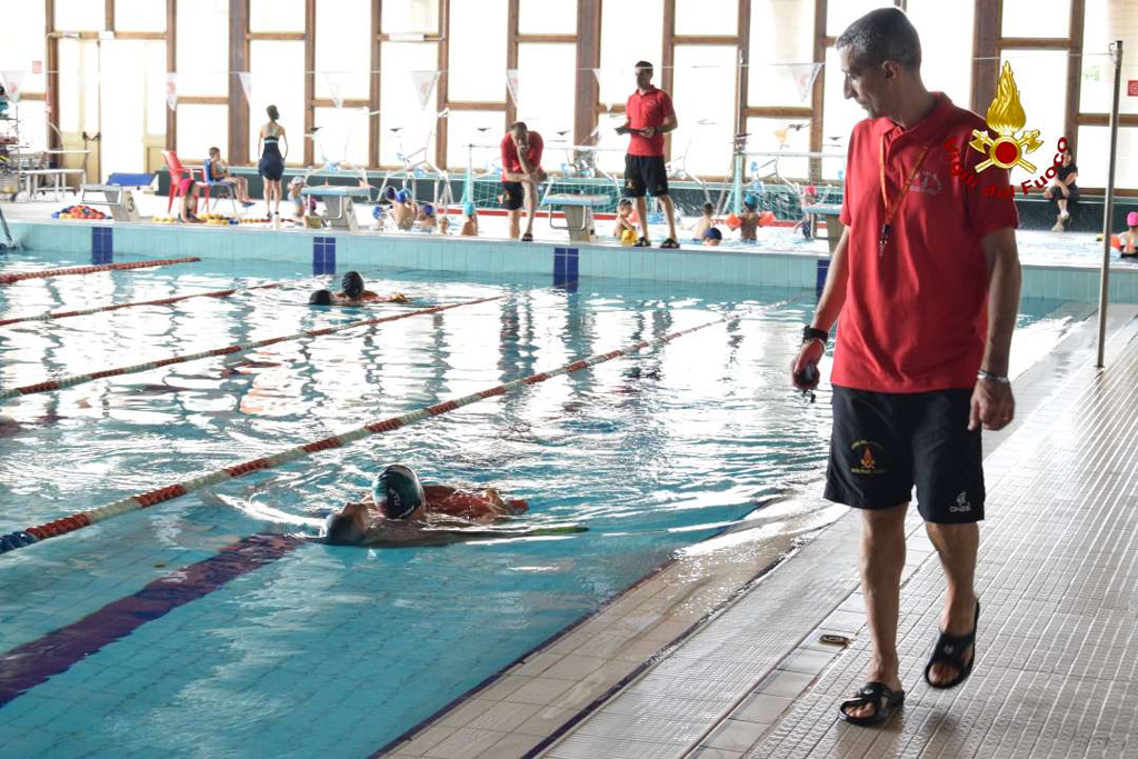 A Lamezia il corso regionale per il brevetto di "Salvamento a Nuoto" dei Vigili del Fuoco