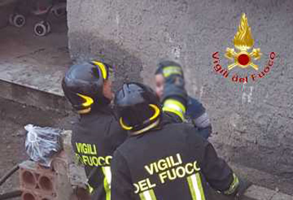 Incendio in abitazione a Reggio: soccorsi occupanti, in salvo anche bambini