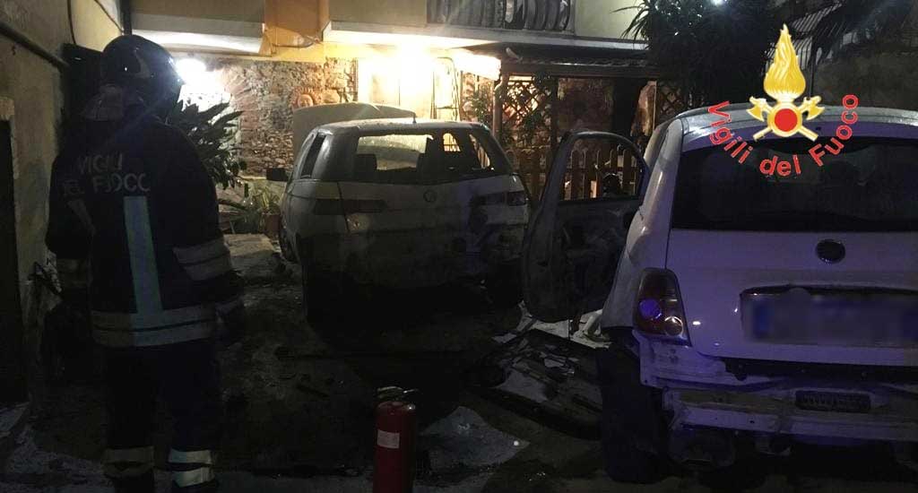 Lamezia, esplode ordigno in via Monsignor Luisi: danneggiate auto e vetrate abitazioni