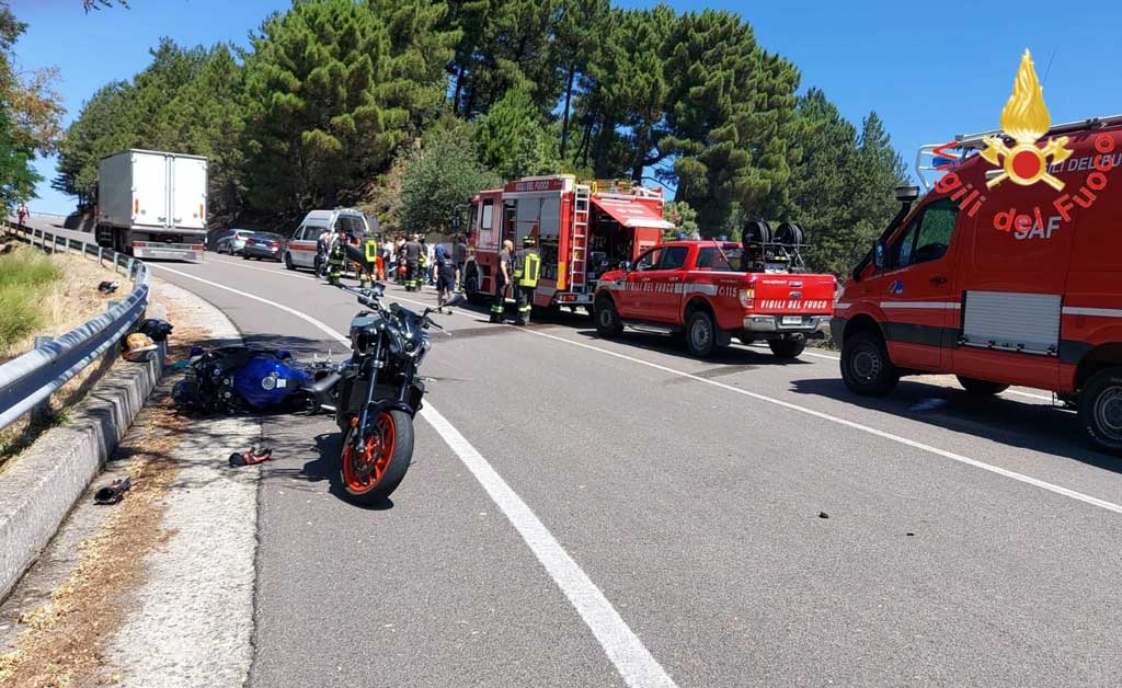 Incidente tra due moto a Pentone: interviene elisoccorso
