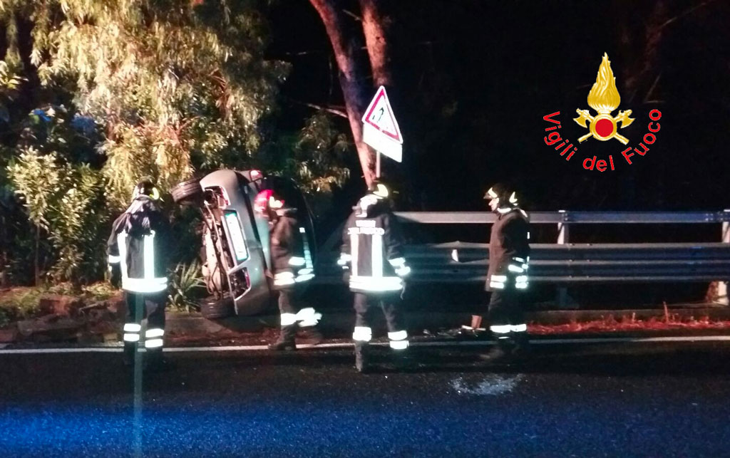 Auto si ribalda a Copanello di Stalettì, ferito conducente