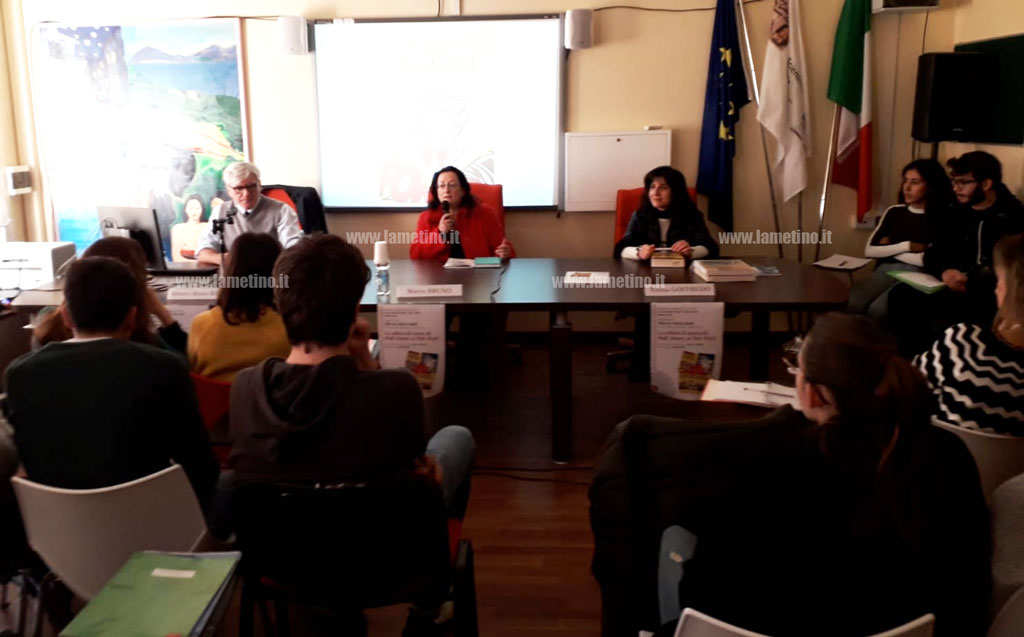 Lamezia, Alberto Banti racconta la cultura di massa da Walt Disney ai Pink Floyd a studenti del liceo Galileo
