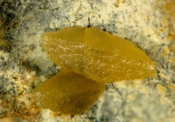 Scoperto in Calabria minerale raro, si chiama Wulfenite