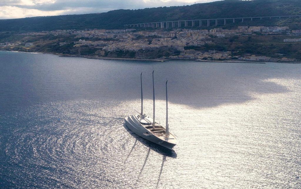 yacht-2_8bc4d.jpg