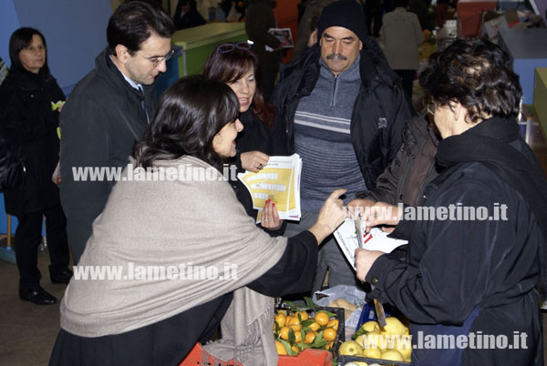 Lamezia: Campagna elettorale del Pd con la tv YouDem al mercato di piazza Botticelli