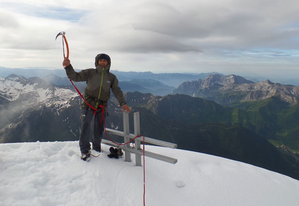 Il calabrese Nicola Zaccato prova a scalare il monte Elbrus in Russia