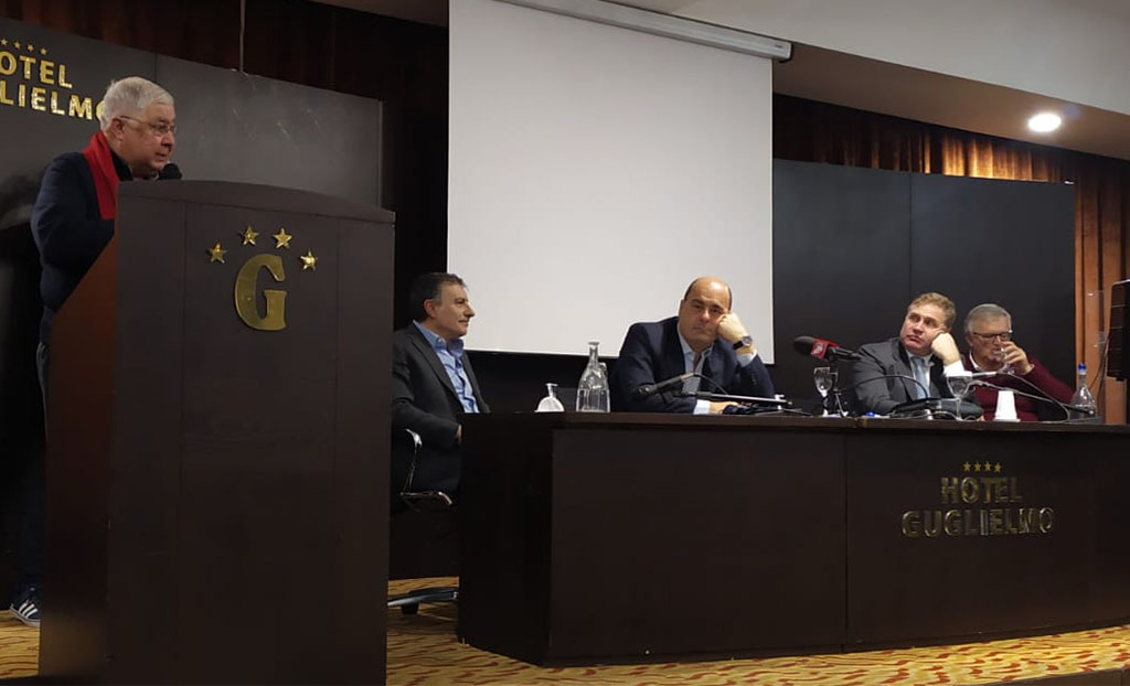 Zingaretti a Catanzaro: "Per Pd Calabria si apre fase nuova, qui destre chiedono voti e poi scappano"