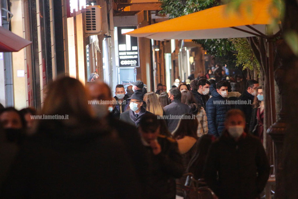 Lamezia, primo sabato in zona gialla tra locali aperti e controlli anti-assembramento