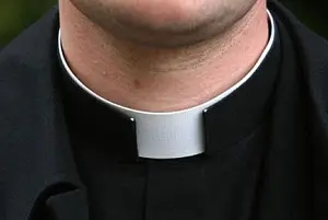 sacerdote_71e43_57e6e.jpg