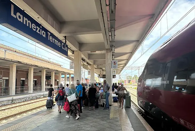 stazione-lamezia-partenze-7-24.20.30_2e1d0_424e3_41f7d_233b2.jpg