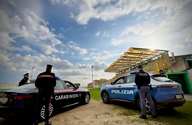 cc-e-polizia-stadio_55bdf.jpg