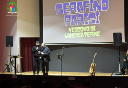 Lamezia, il Vescovo Parisi agli studenti: "Uscite dalla tomba dell'egoismo e imparate a stravivere" IMG_1597_70422.jpg